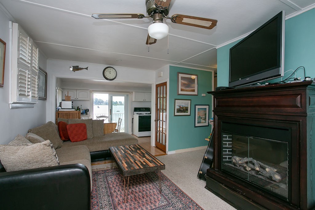 269 Riverside Street Portsmouth, RI 02871 - Photo 11 of 30