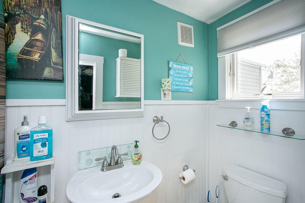 269 Riverside Street Portsmouth, RI 02871 - Photo 12 of 30