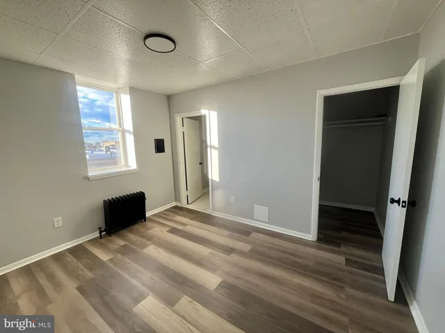 a view of utility room