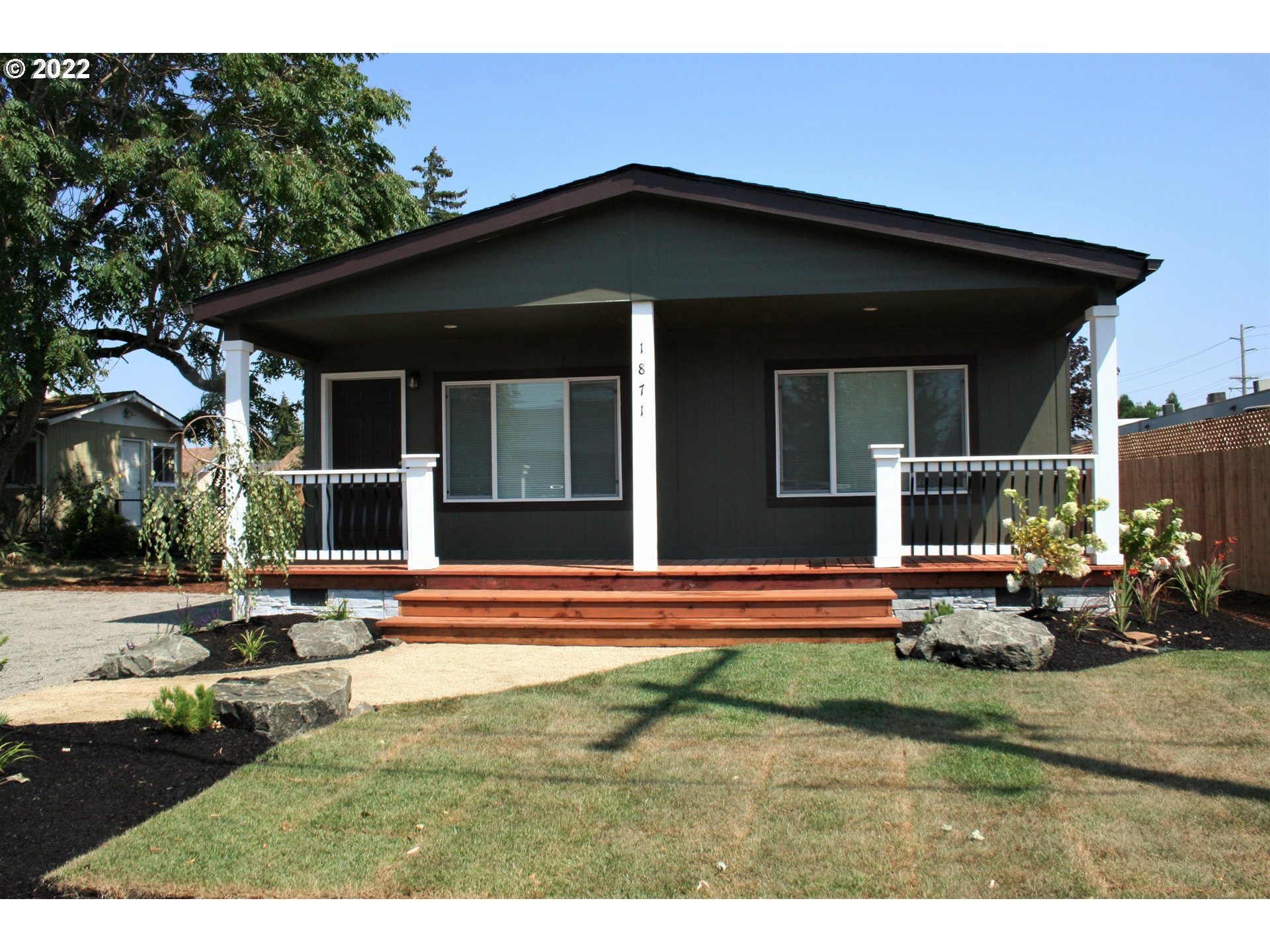 1871 7th Street Springfield, OR 97477 - Photo 1 of 20