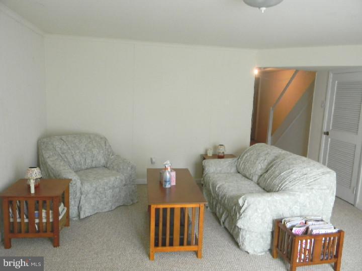 3248 Morrell Avenue Philadelphia, PA 19114 - Photo 15 of 19 Family Room