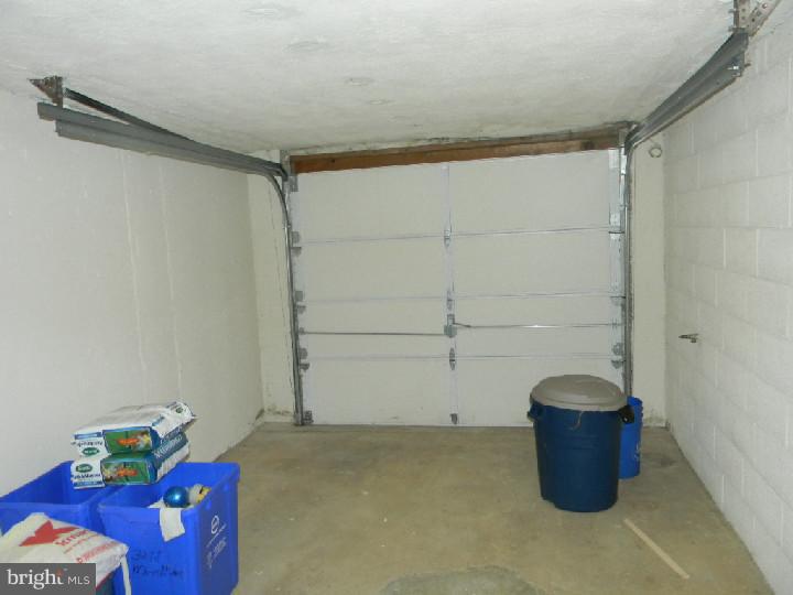 3248 Morrell Avenue Philadelphia, PA 19114 - Photo 19 of 19 Garage