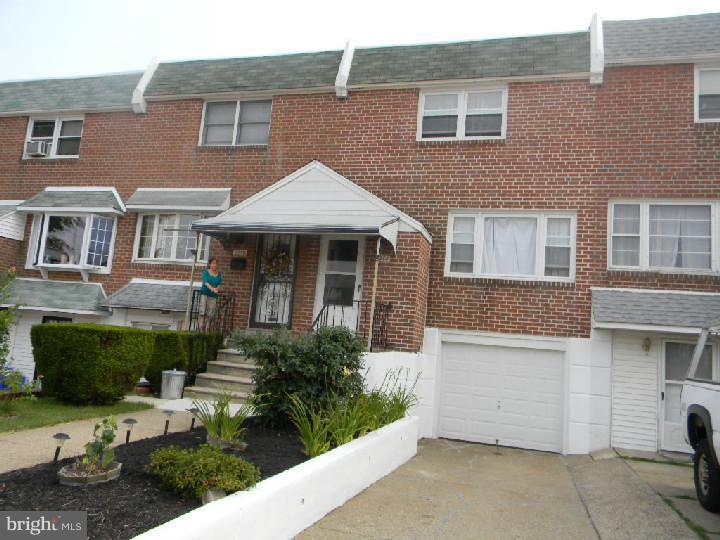 3248 Morrell Avenue Philadelphia, PA 19114 - Photo 2 of 19 Driveway