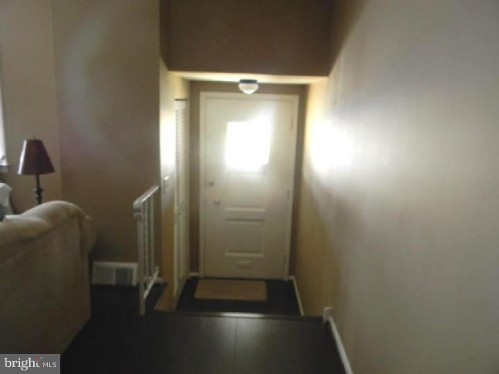 3248 Morrell Avenue Philadelphia, PA 19114 - Photo 5 of 19 Foyer