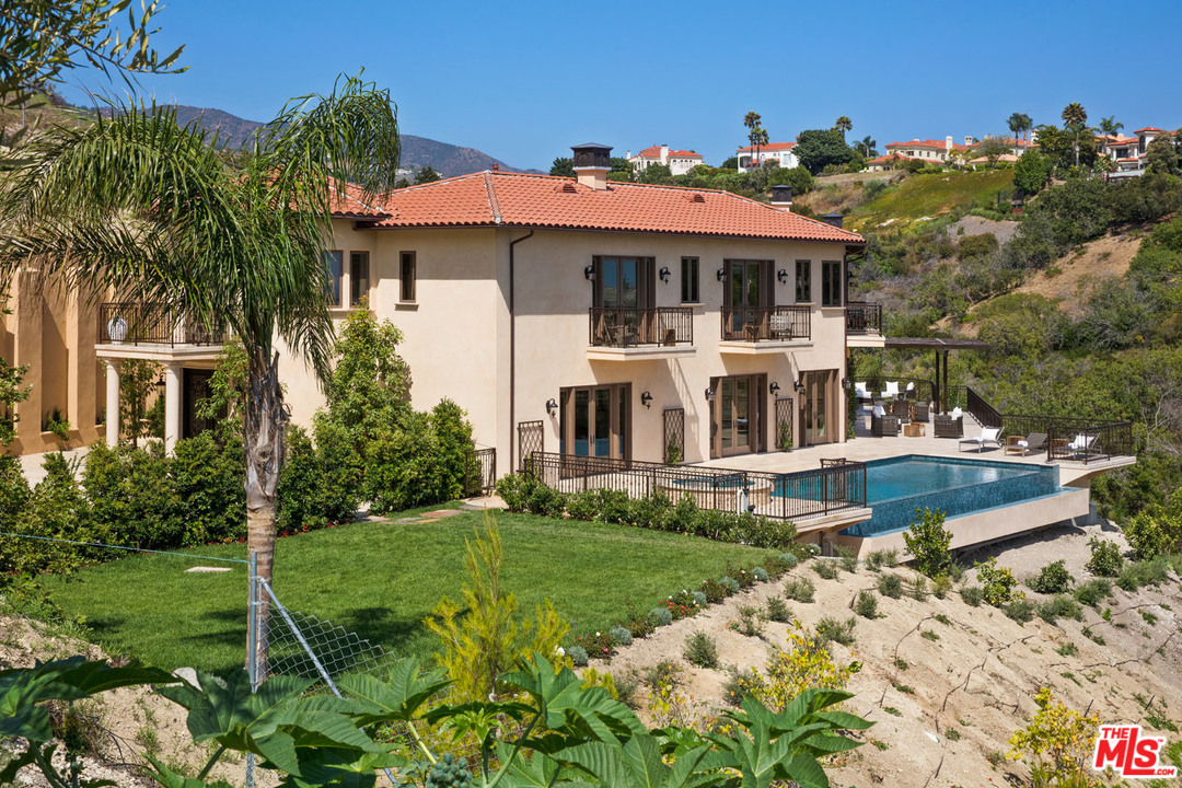 6280 Zumirez Drive Malibu, CA 90265 - Photo 2 of 54