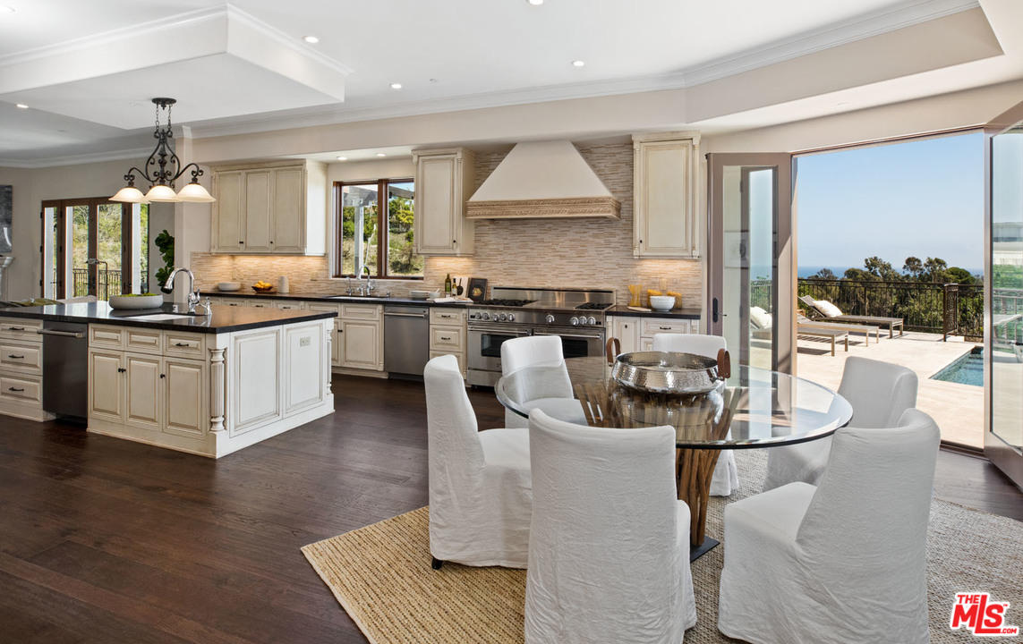 6280 Zumirez Drive Malibu, CA 90265 - Photo 13 of 54