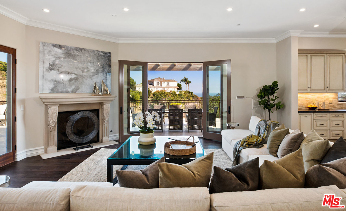 6280 Zumirez Drive Malibu, CA 90265 - Photo 17 of 54