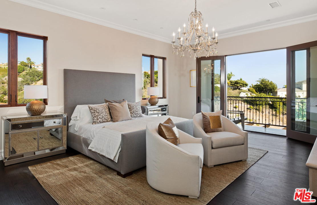 6280 Zumirez Drive Malibu, CA 90265 - Photo 28 of 54