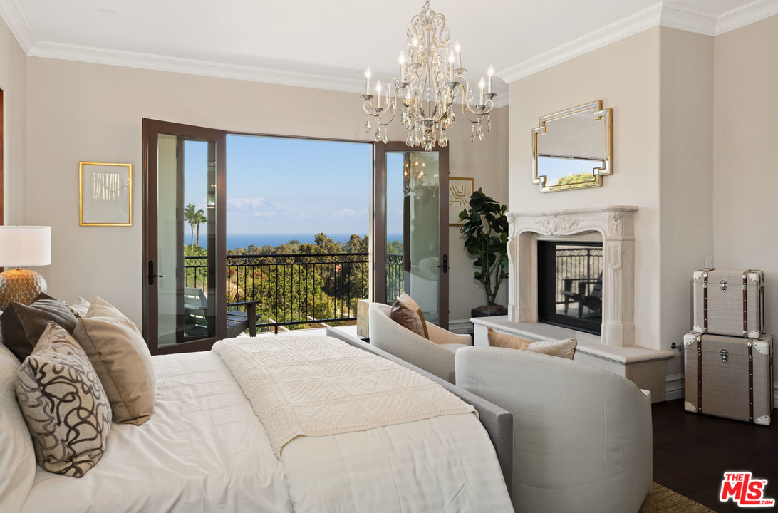 6280 Zumirez Drive Malibu, CA 90265 - Photo 29 of 54