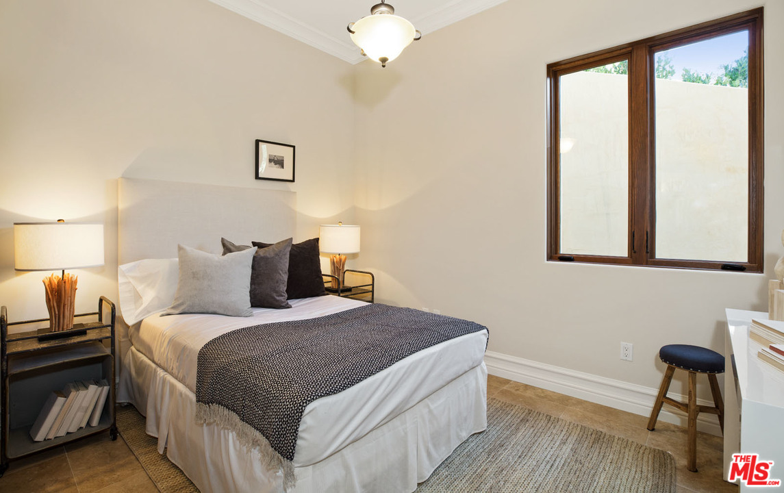 6280 Zumirez Drive Malibu, CA 90265 - Photo 39 of 54