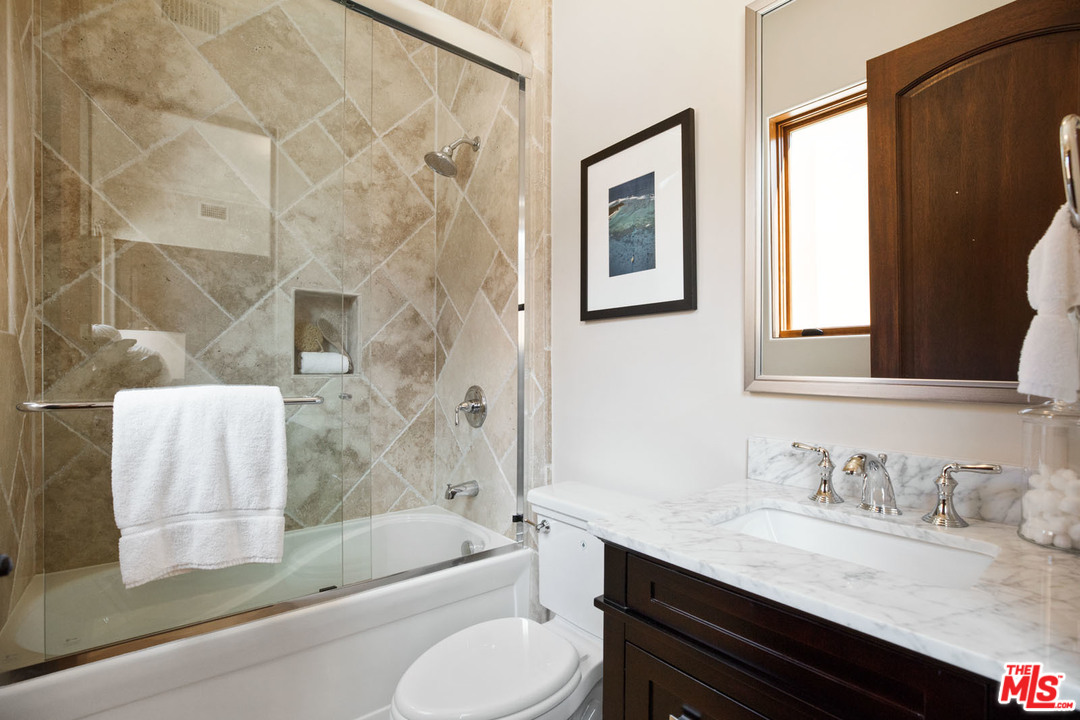 6280 Zumirez Drive Malibu, CA 90265 - Photo 41 of 54