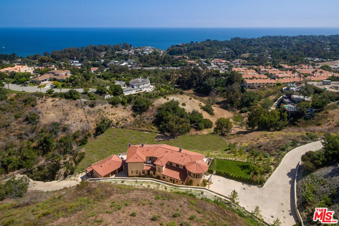 6280 Zumirez Drive Malibu, CA 90265 - Photo 47 of 54