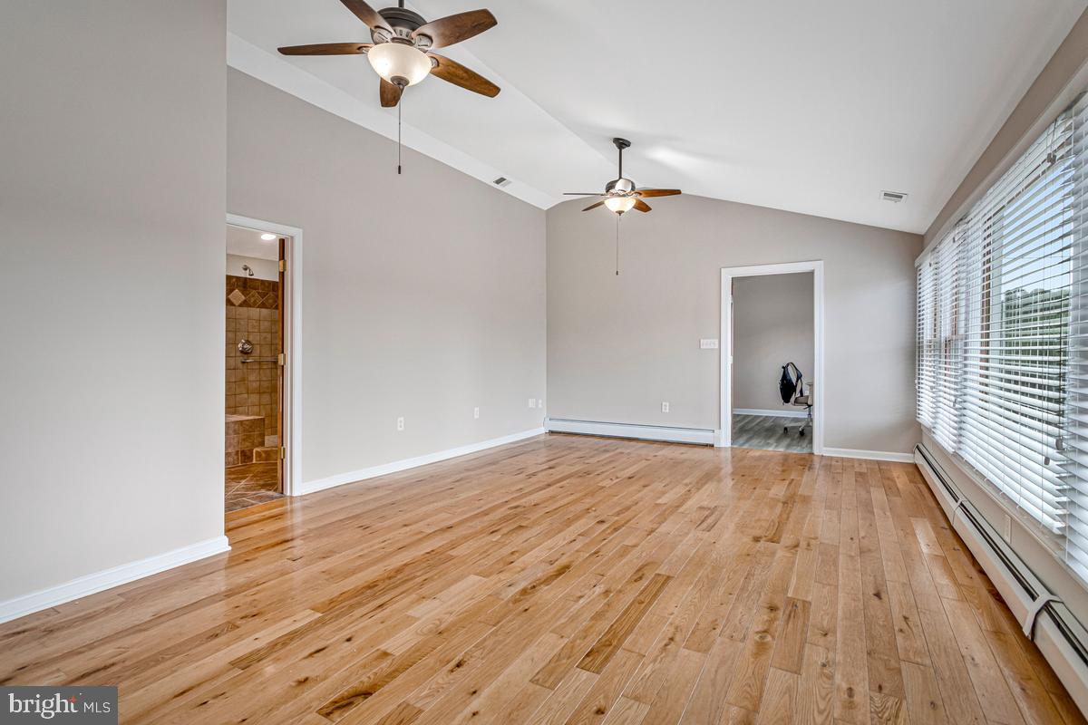 1410 Dent Road Shady Side, MD 20764 - Photo 18 of 42 Spacious room with natural light.