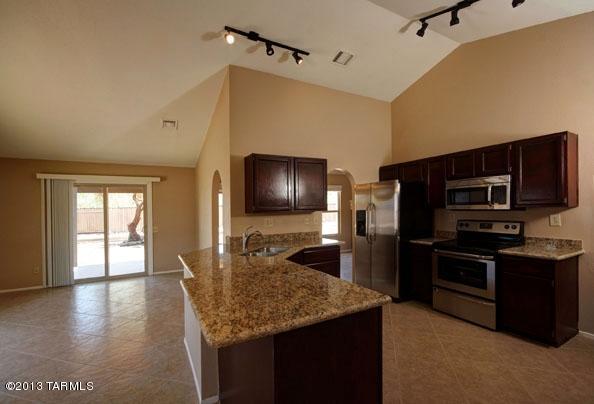 10590 Keystone Road East Tucson, AZ 85730 - Photo 3 of 19