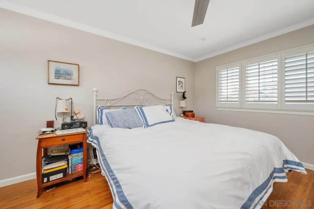 231 Sunridge Street Playa del Rey, CA 90293 - Photo 26 of 28 a bedroom with a bed and a window