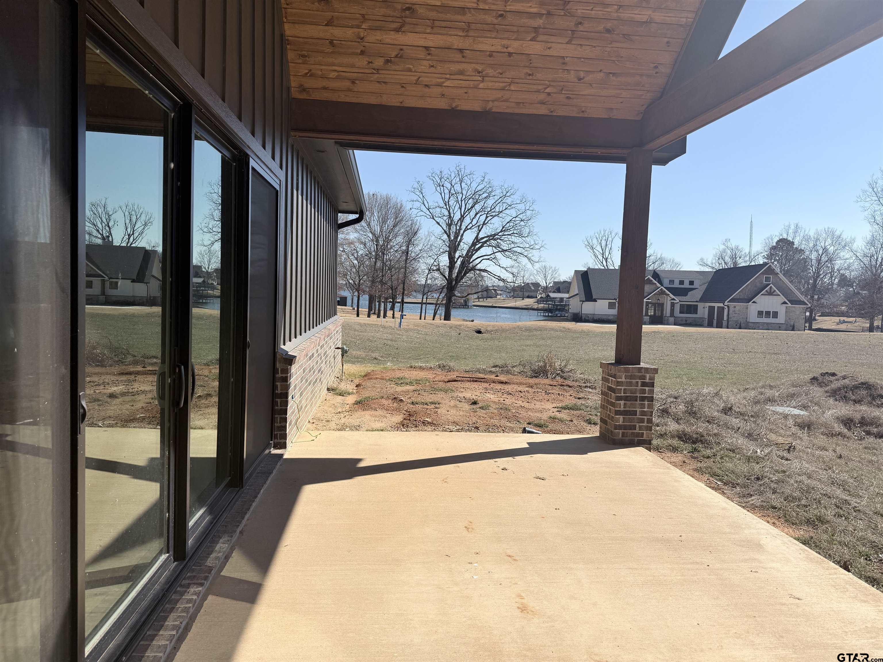2713 Tbd Private Road Mount Pleasant, TX 75455 - Photo 4 of 15 a view of a porch