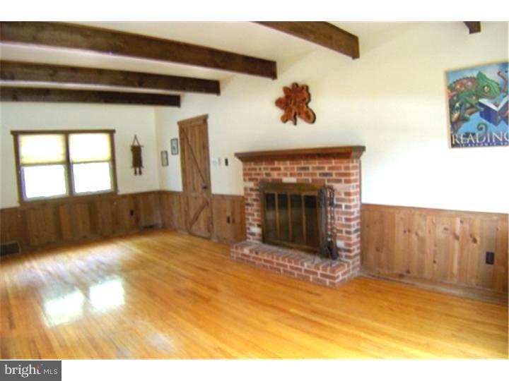 1000 Pinetown Road Fort Washington, PA 19034 - Photo 10 of 25 Family Room