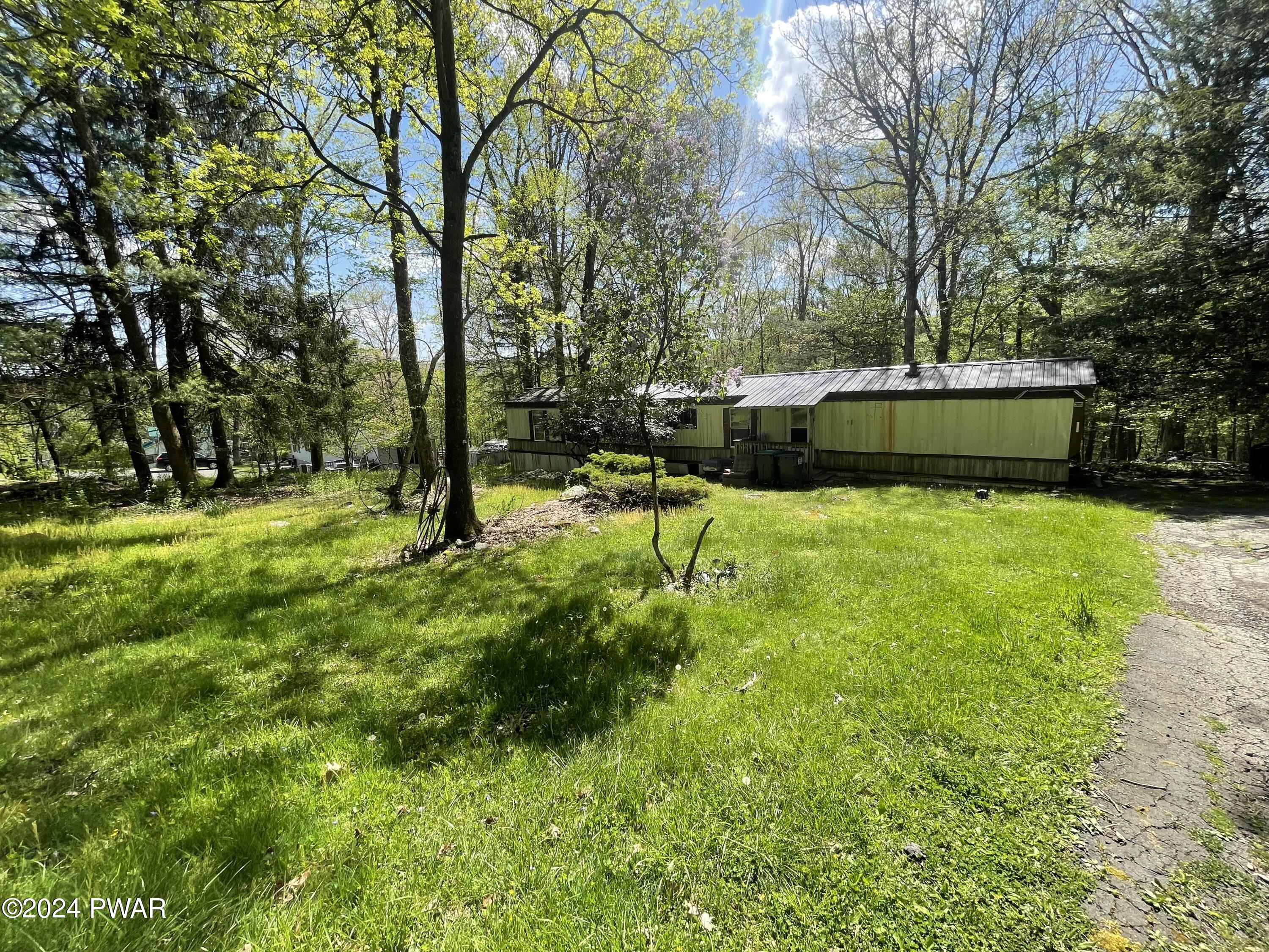 377 Ridge Avenue Hawley, PA 18428 - Photo 5 of 25 IMG_0781