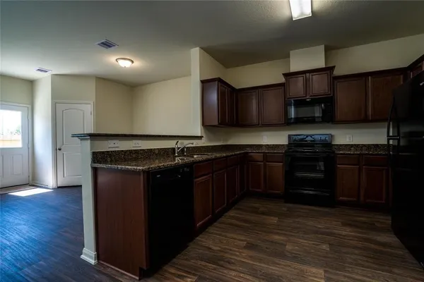 $1,825 | 208 Autumn Berry Lane, Brookshire, TX 77423