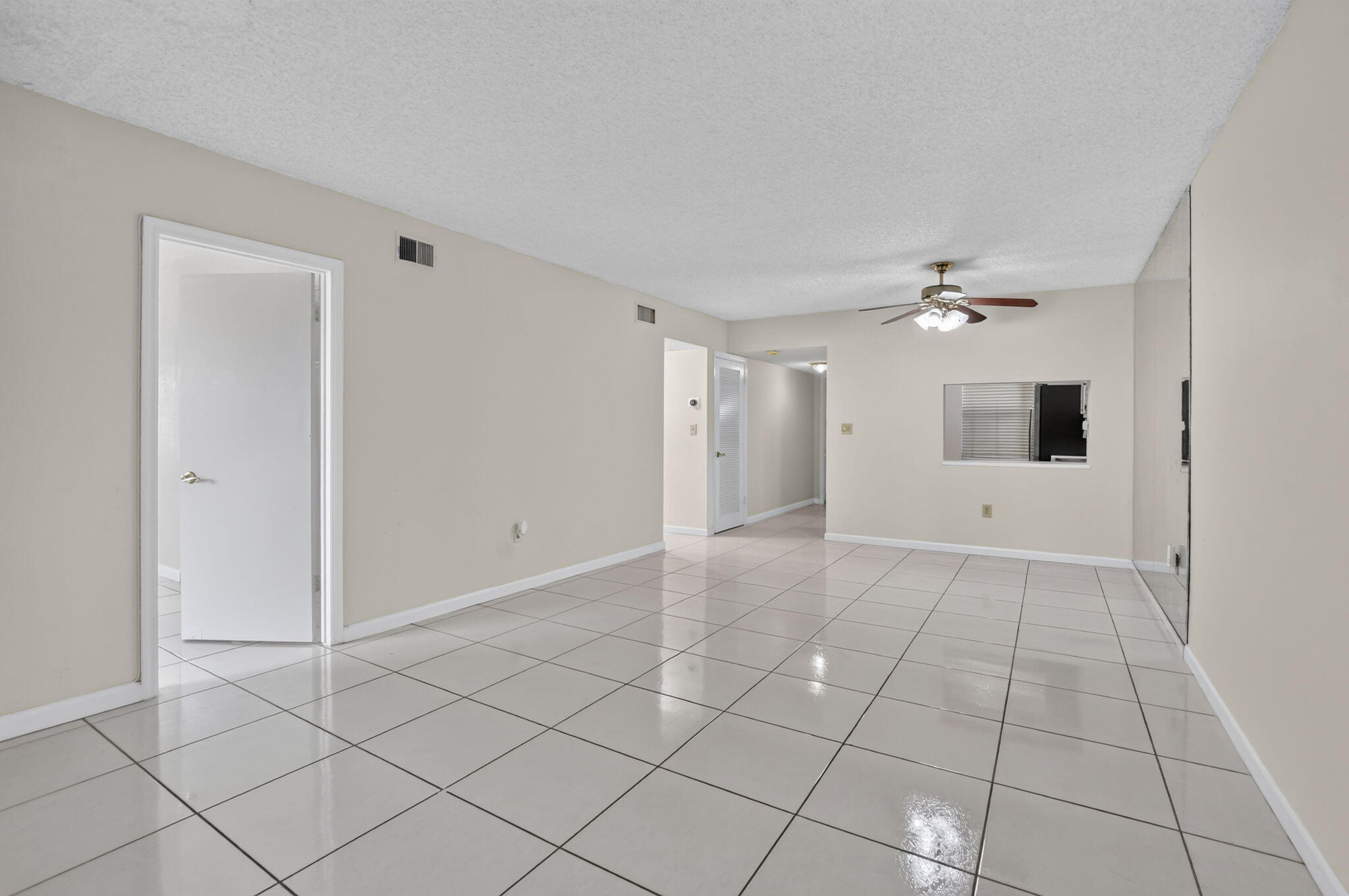 9826 Marina Boulevard, Unit 1029 Boca Raton, FL 33428 - Photo 19 of 34 Living Area