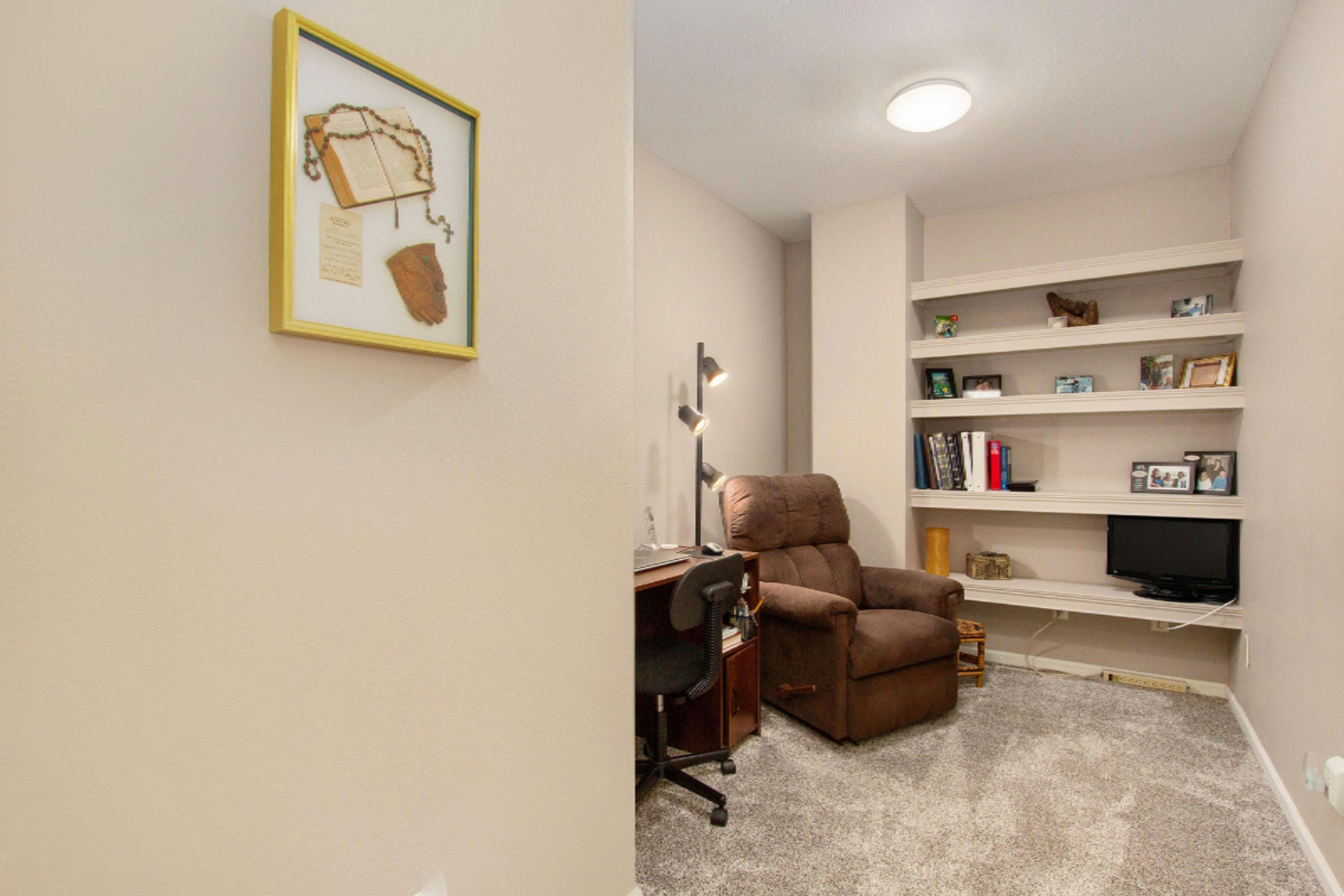 2962 Ridgeview Street, Unit 22 North Muskegon, MI 49445 - Photo 13 of 34 Main-floor den/office
