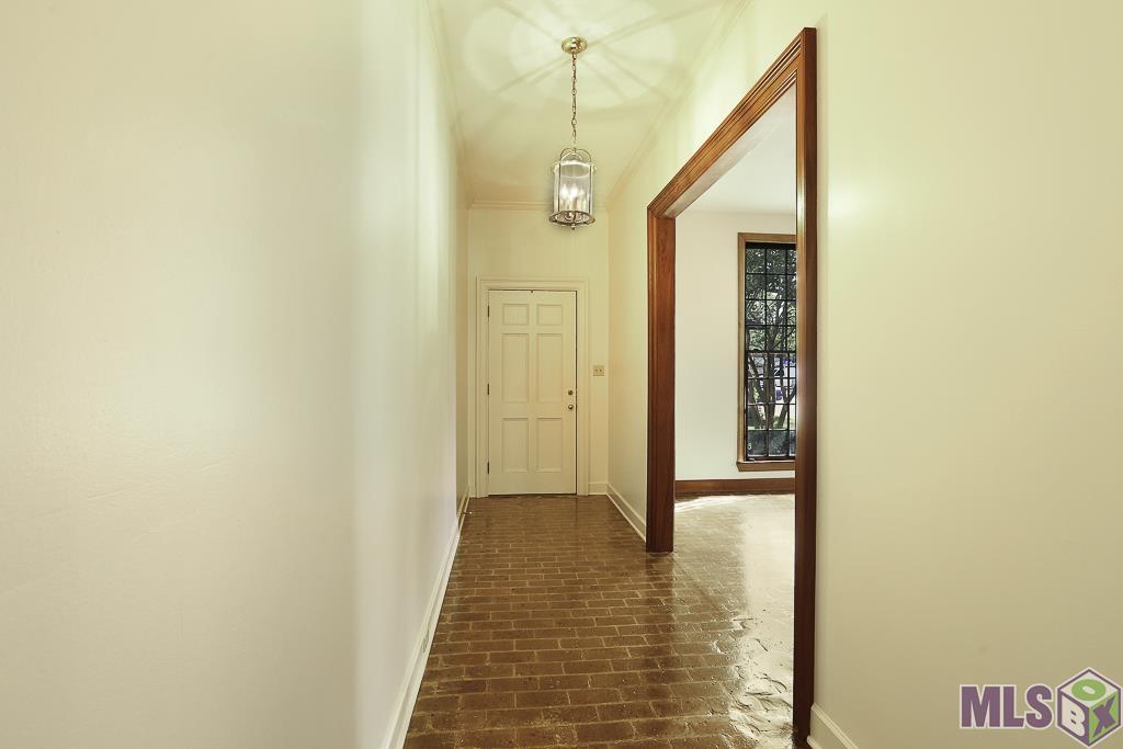 45 Jamestowne Court Baton Rouge, LA 70809 - Photo 24 of 35 Foyer