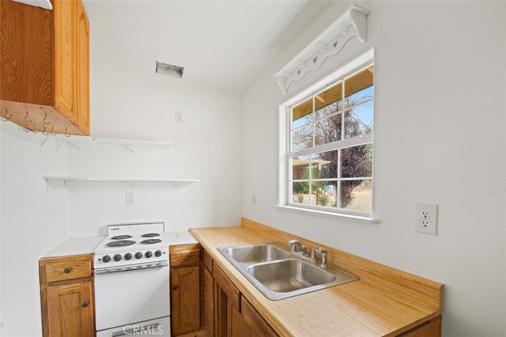 2540 Campo Road Atascadero, CA 93422 - Photo 28 of 75 Attached ADU: Kitchen