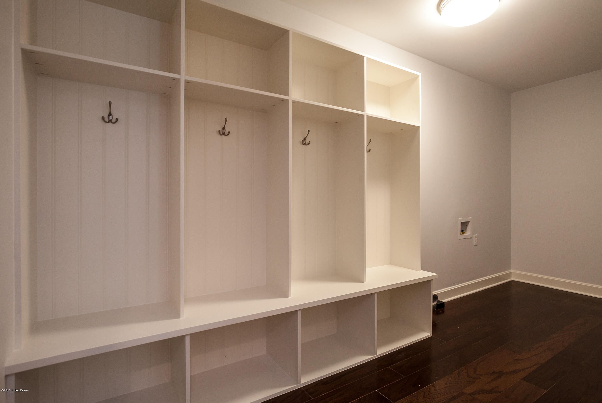 5306 Hempstead Road Louisville, KY 40207 - Photo 19 of 40 5306 Hempstead Rd - 1st Floor Interiors-