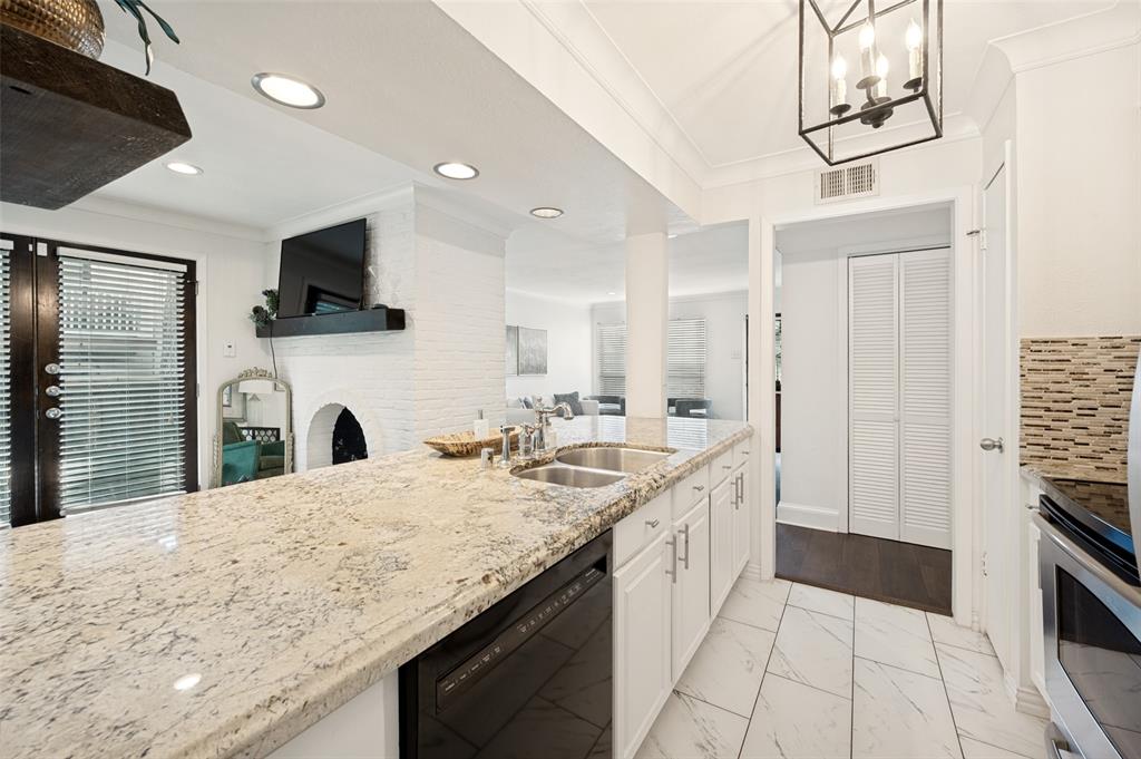 5904 Sandhurst Lane, Unit 149 Dallas, TX 75206 - Photo 7 of 30