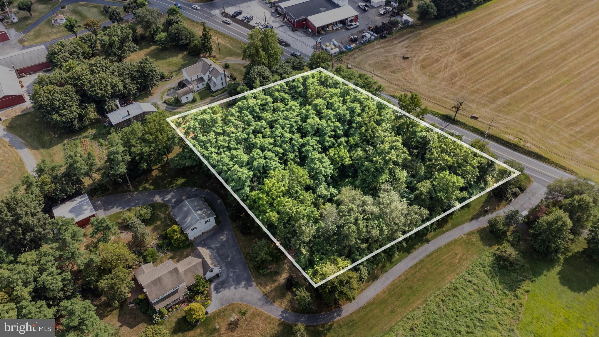 485 Hershey Road Hummelstown, PA 17036 - Photo 6 of 21 a view of a backyard with plants