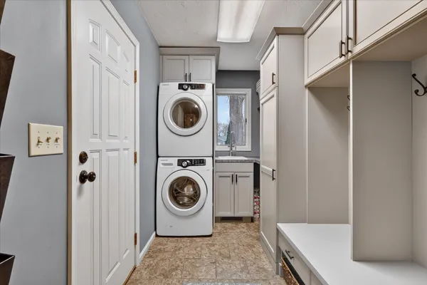 $799,900 | 2694 Ashville Drive Northeast, Grand Rapids, MI 49525