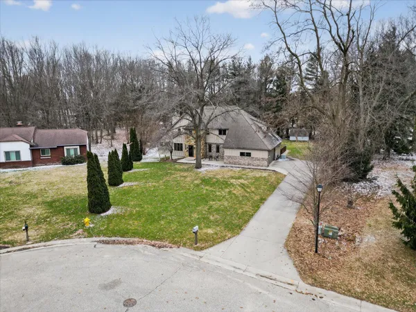 $799,900 | 2694 Ashville Drive Northeast, Grand Rapids, MI 49525