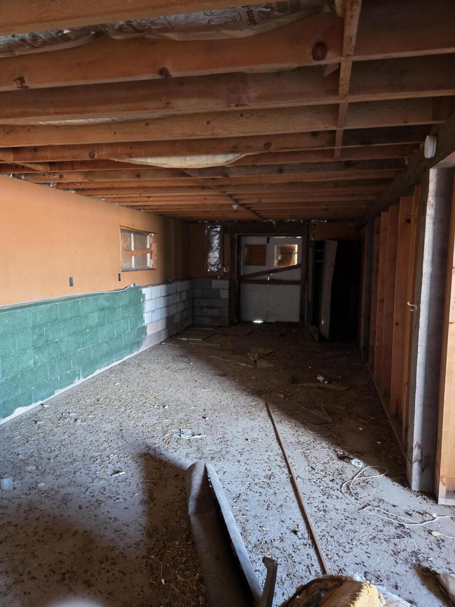 27960 Wheeler Street Chiloquin, OR 97624 - Photo 5 of 17 a view of a porch