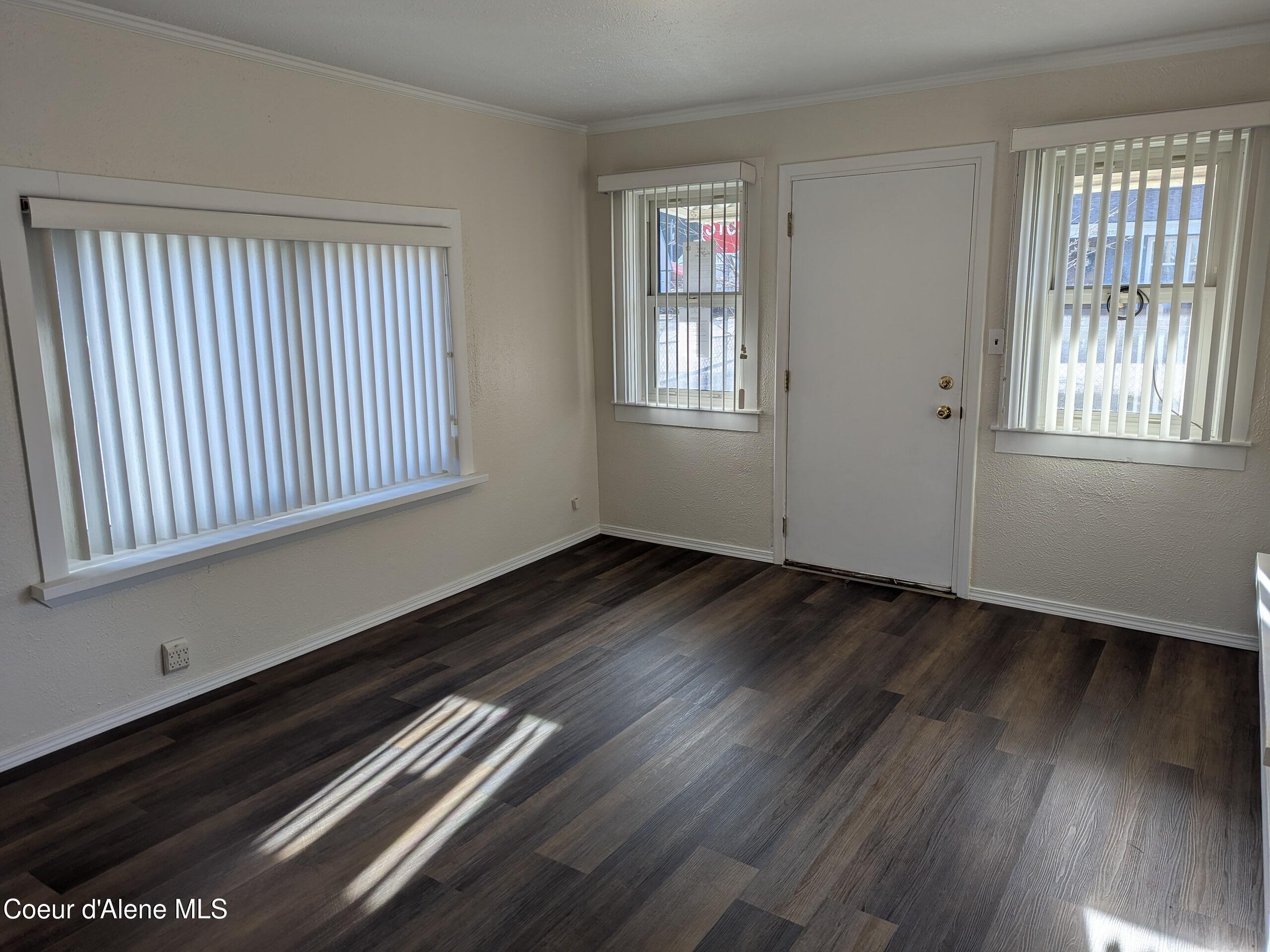 6 Maple Street Pinehurst, ID 83850 - Photo 4 of 25 Living Room From Dining Room