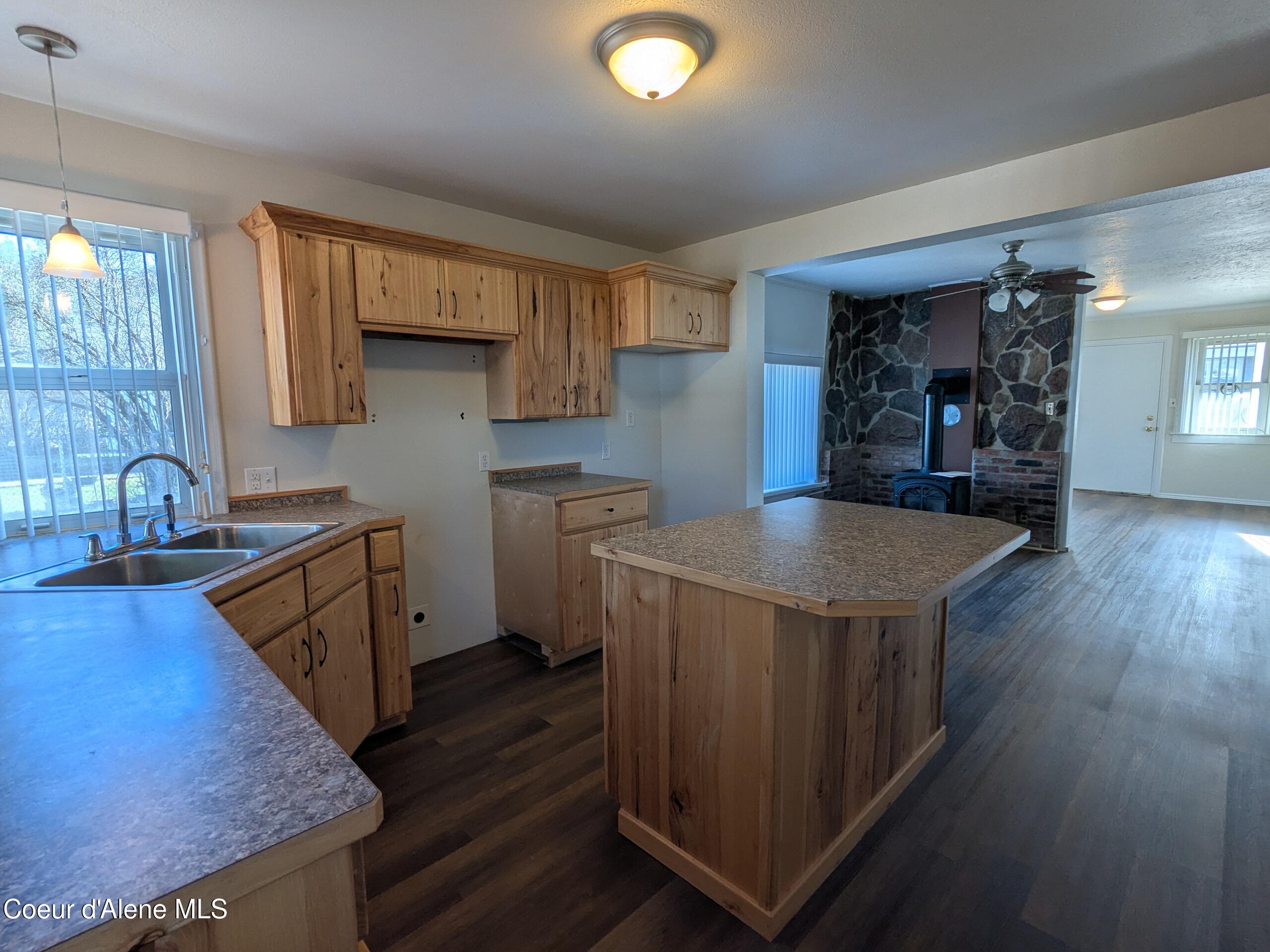 6 Maple Street Pinehurst, ID 83850 - Photo 9 of 25 Kitchen Pic 2