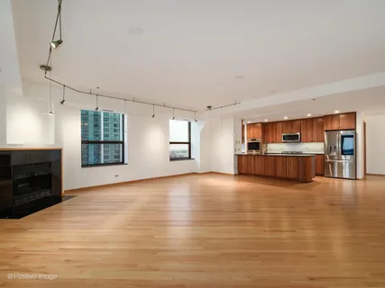$825,000 | 910 South Michigan Avenue, Unit 1811, Chicago, IL 60605