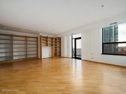 $825,000 | 910 South Michigan Avenue, Unit 1811, Chicago, IL 60605