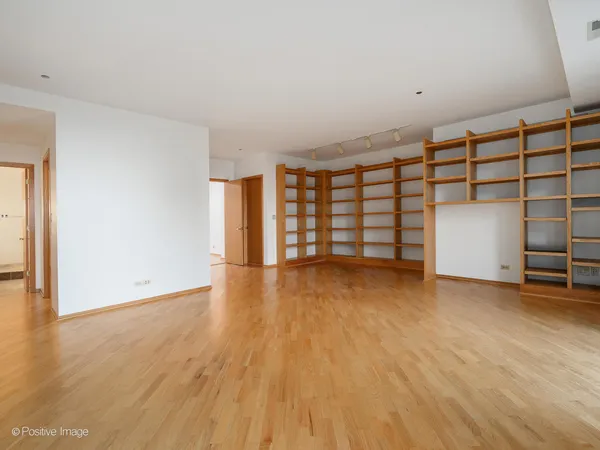 $825,000 | 910 South Michigan Avenue, Unit 1811, Chicago, IL 60605