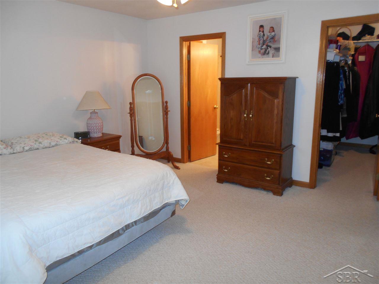 9275 South Beyer Road Birch Run, MI 48415 - Photo 7 of 18 31236902-6.JPG