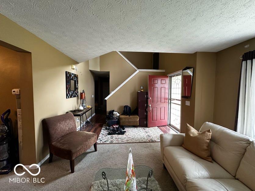 5582 Pillory Way Indianapolis, IN 46254 - Photo 3 of 11