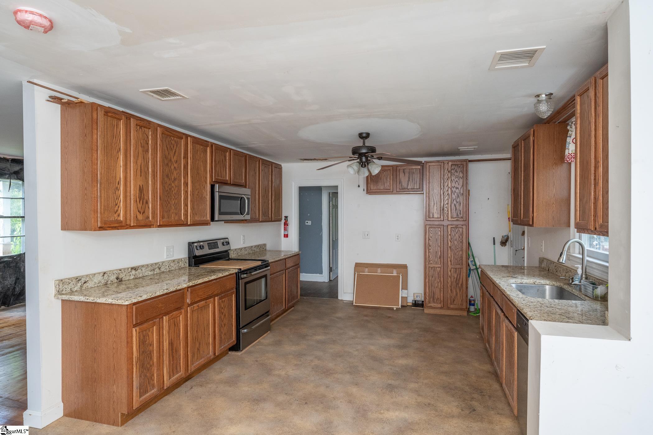 2180 Horseshoe Falls Road Enoree, SC 29335 - Photo 9 of 44 Gallery Image 9