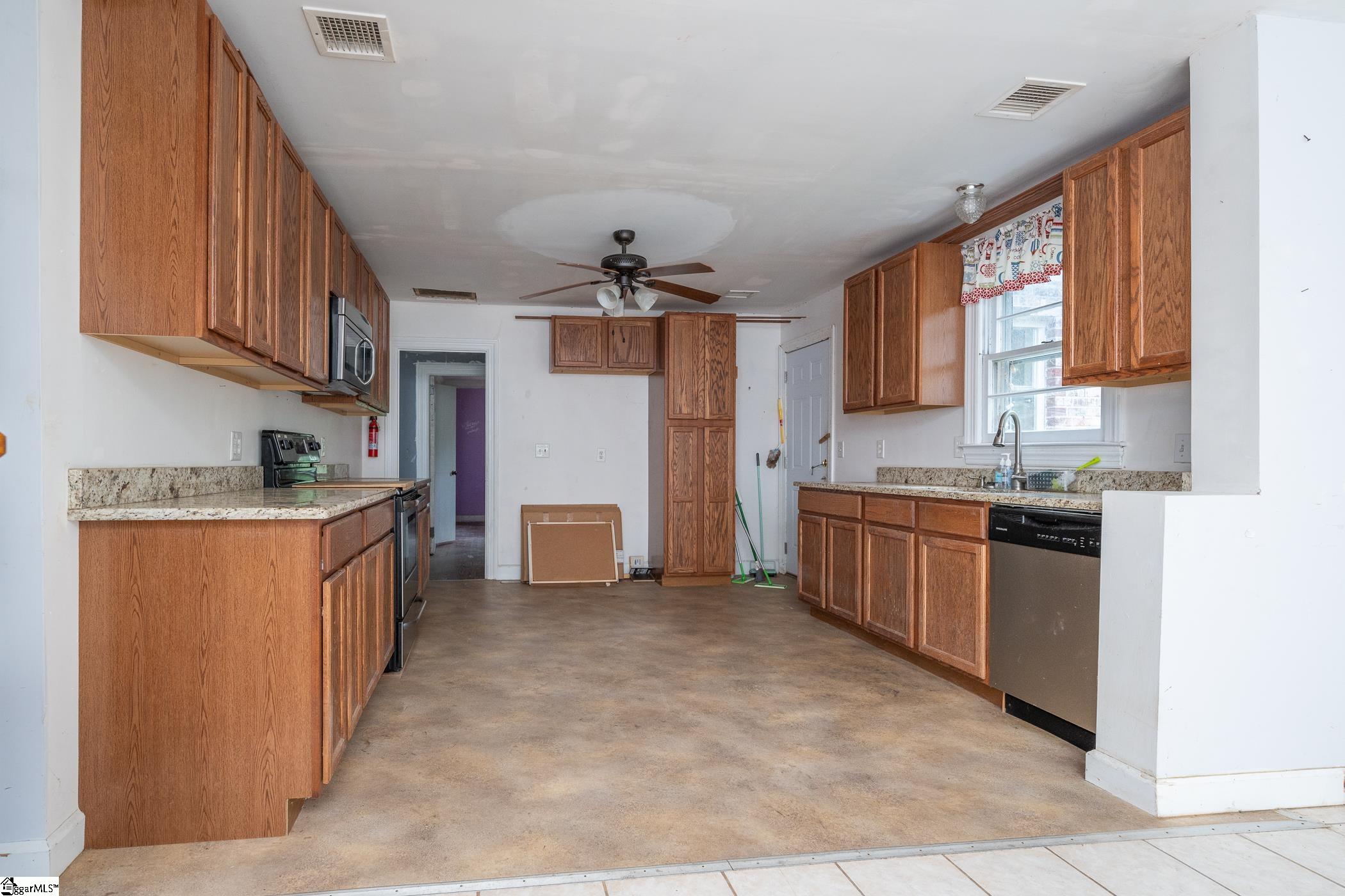 2180 Horseshoe Falls Road Enoree, SC 29335 - Photo 10 of 44 Gallery Image 10