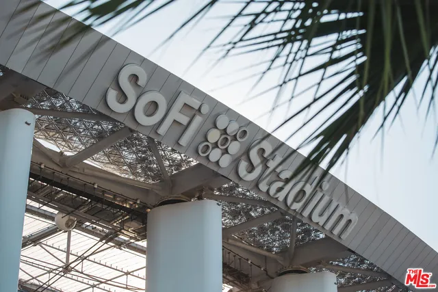 $3,569 | 201 North La Brea Avenue, Unit 604, Inglewood, CA 90301