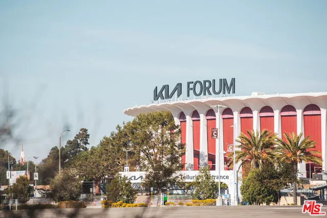 $3,569 | 201 North La Brea Avenue, Unit 604, Inglewood, CA 90301