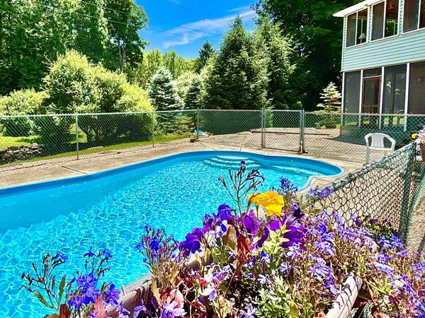 $710,000 | 6 Kipsbergen Drive, Rhinebeck, NY 12572