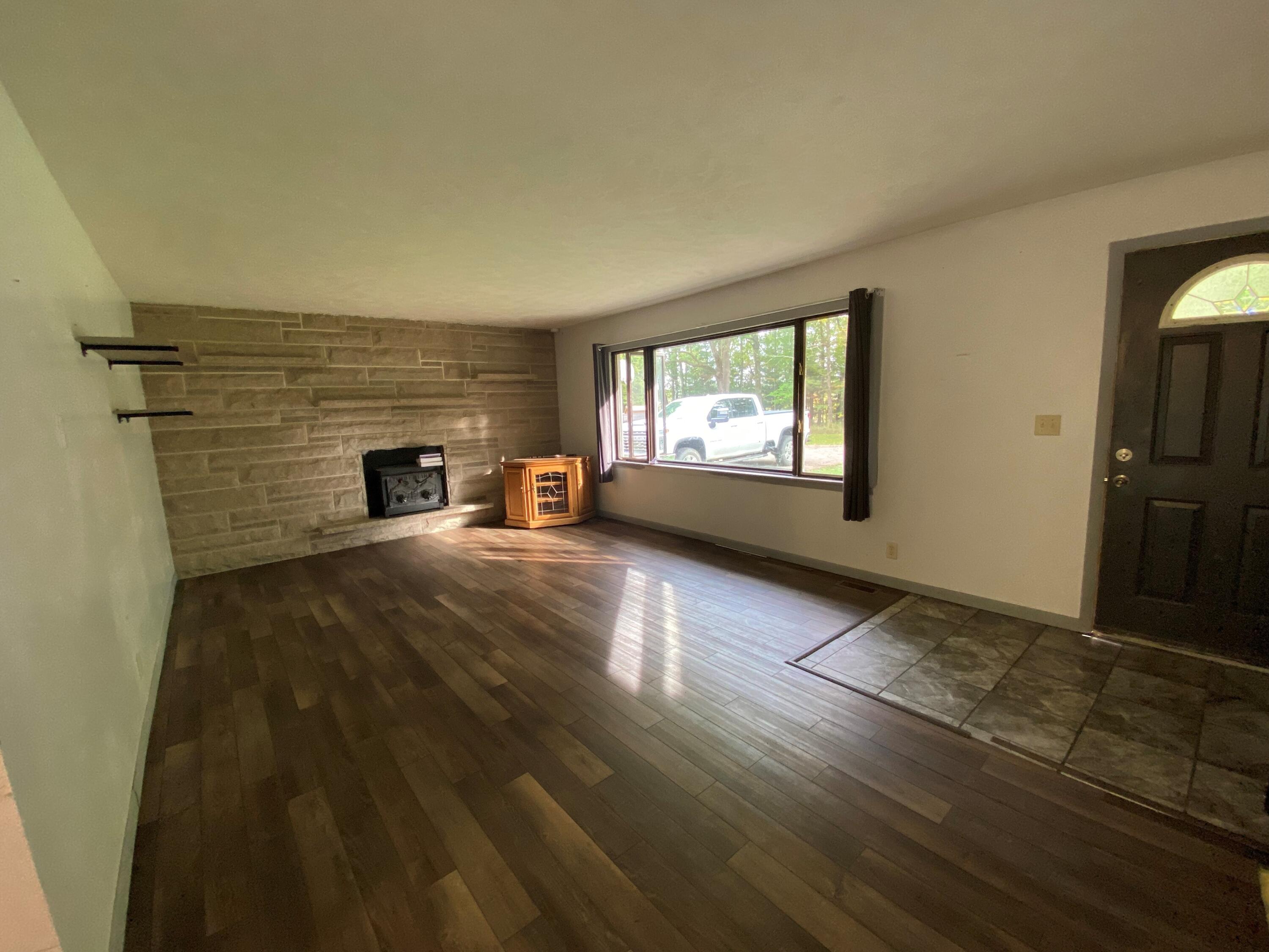 2924 Pifer Road Delton, MI 49046 - Photo 9 of 21 2