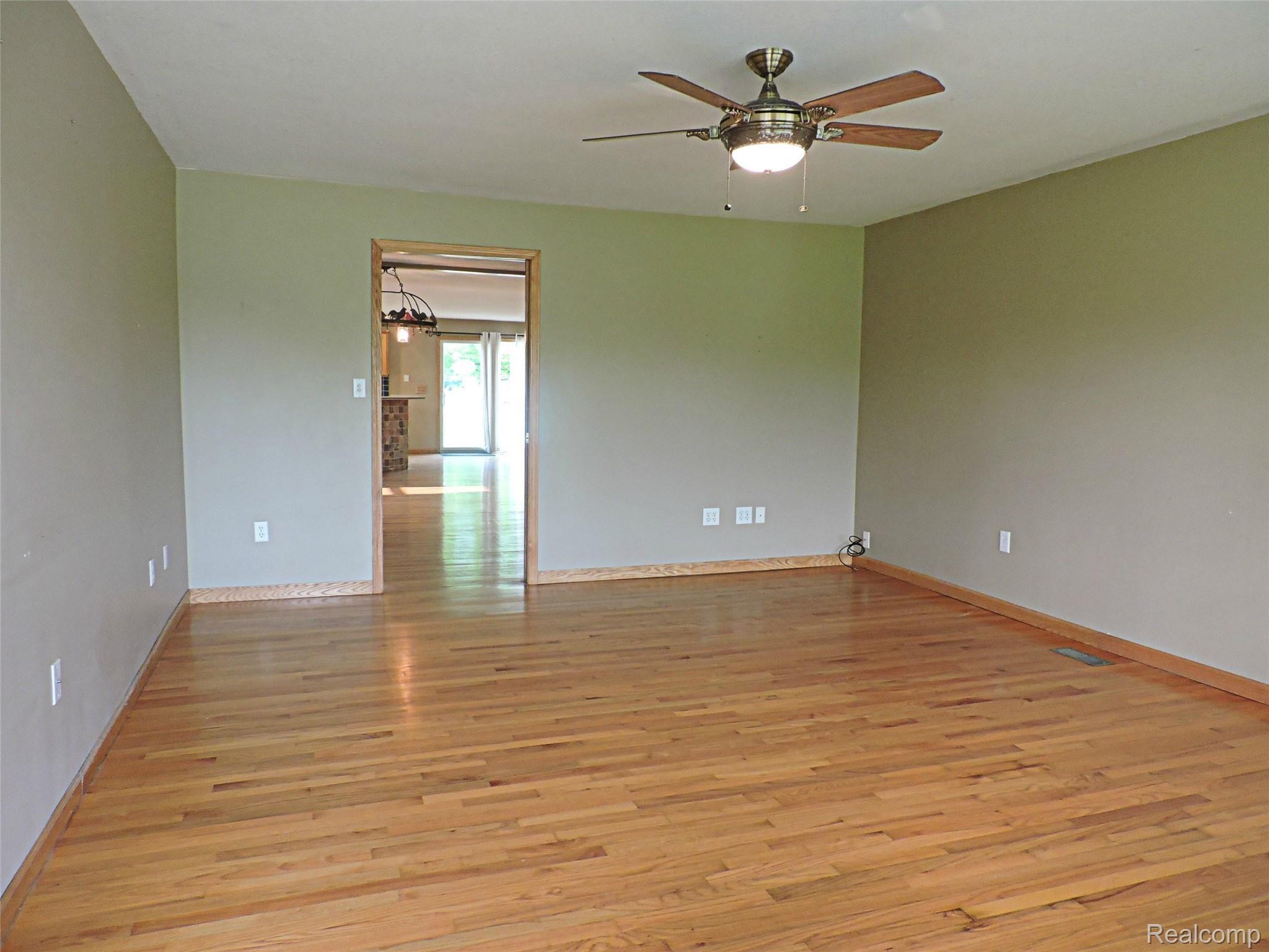 11342 East Carpenter Road Davison, MI 48423 - Photo 5 of 57 5.JPG
