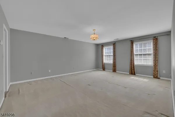 $949,900 | 15 Willow Drive, Chester, NJ 07930