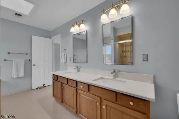 $949,900 | 15 Willow Drive, Chester, NJ 07930