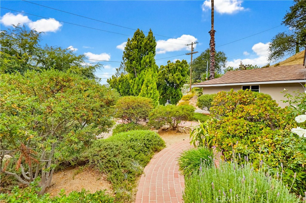 9522 Cedarvale Road Tujunga, CA 91042 - Photo 15 of 68